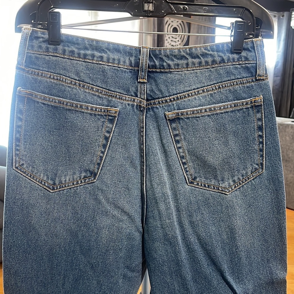 Distressed jeans - Picture 3 of 4